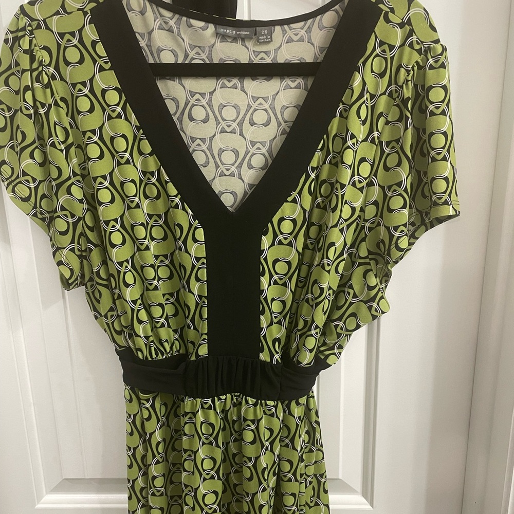 Apt 9 Plus Size 2X Black/Green Short Sleeve Tie Top